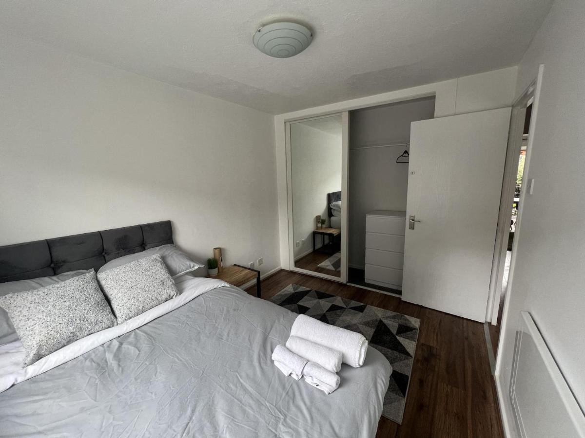 Canary Wharf Haven - Spacious & Homely Entire 1 Bedroom Flat London Exterior photo